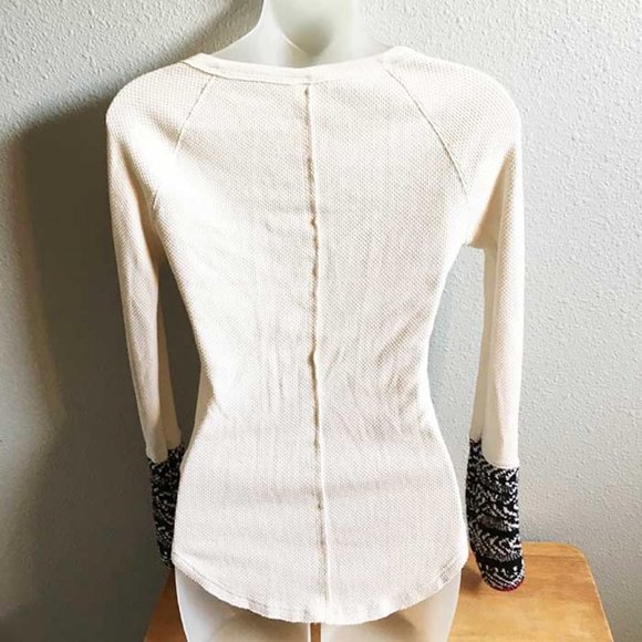 Women's Cream Long Sleeve Top with Intricate Cuff Detail - Picture 3 of 4